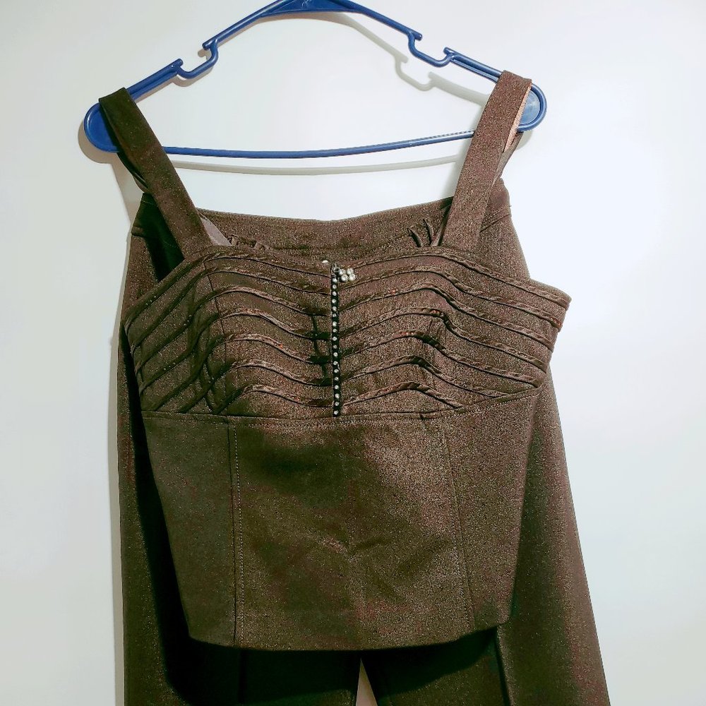 Beautiful combo!  Pants and matching topic!